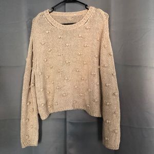 Super cute semi cropped sweater!